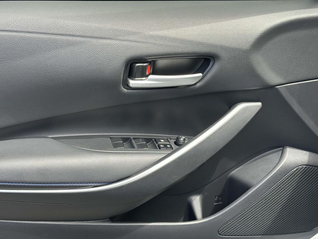 2021 Toyota Corolla SE 23
