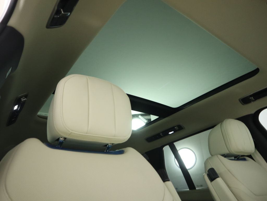 Thumbnail: 2026 Land Rover Range Rover - 19