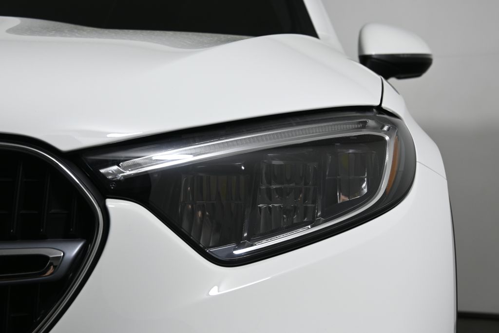 2025 Mercedes-Benz GLC 300 10