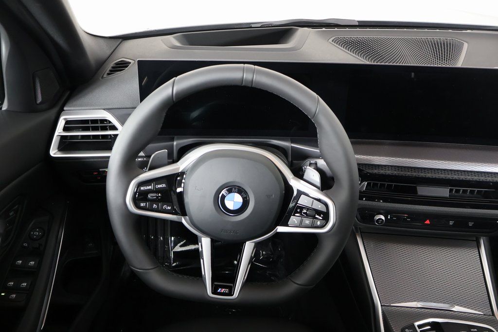 Thumbnail: 2026 BMW 3 Series - 3