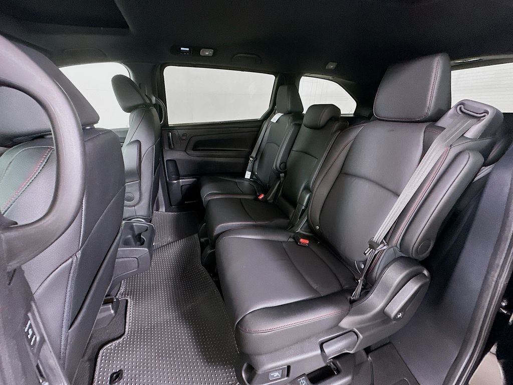 Thumbnail: 2026 Honda Odyssey - 12