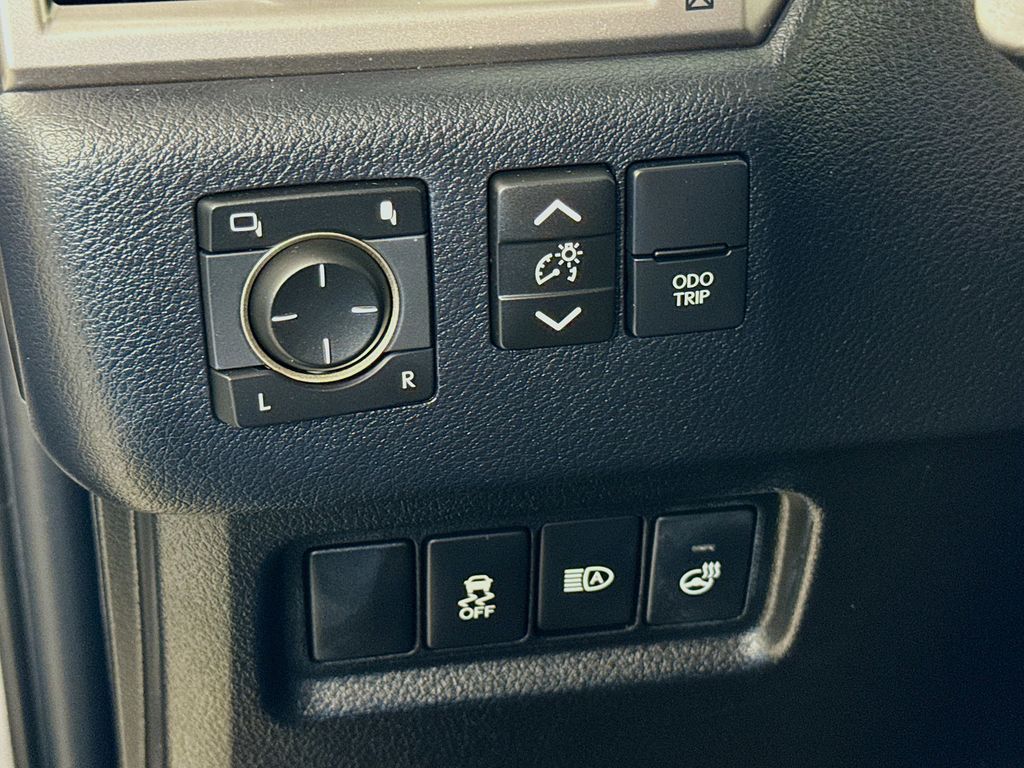 Thumbnail: 2022 Lexus GX - 10