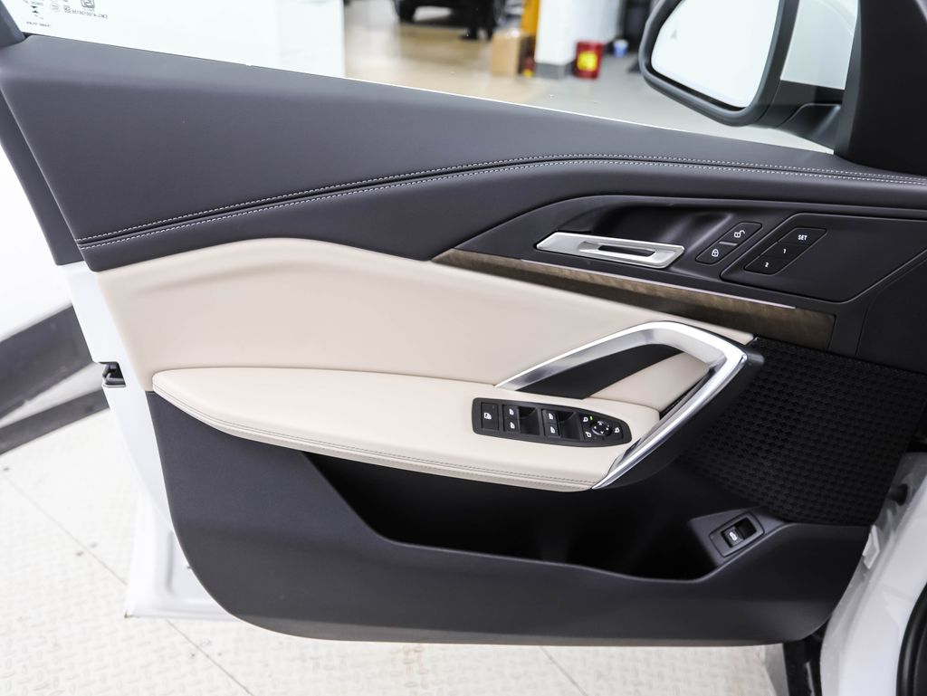 Thumbnail: 2025 BMW X1 - 10