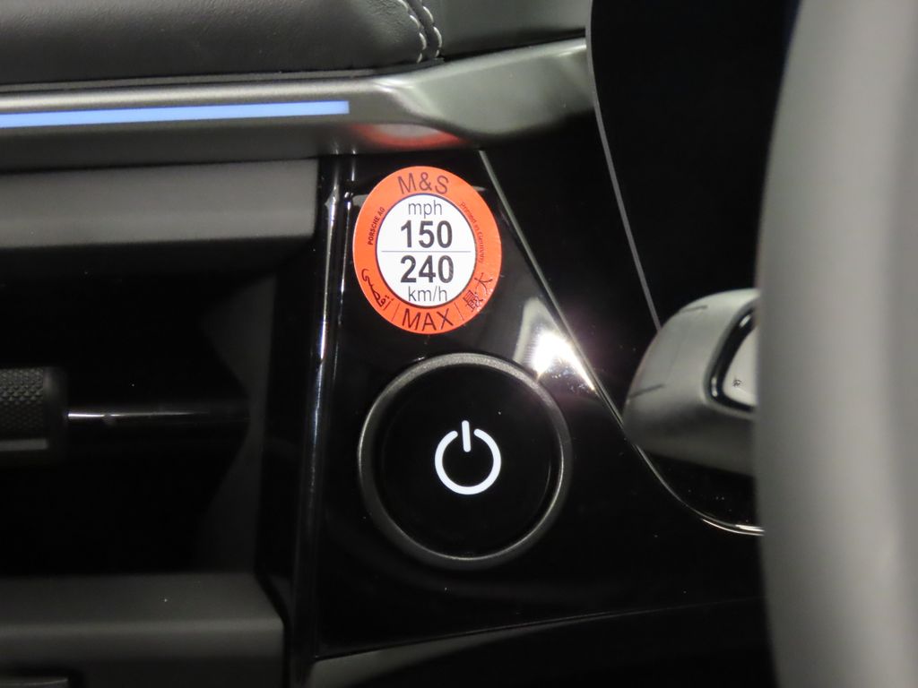 Thumbnail: 2026 Porsche Macan - 24