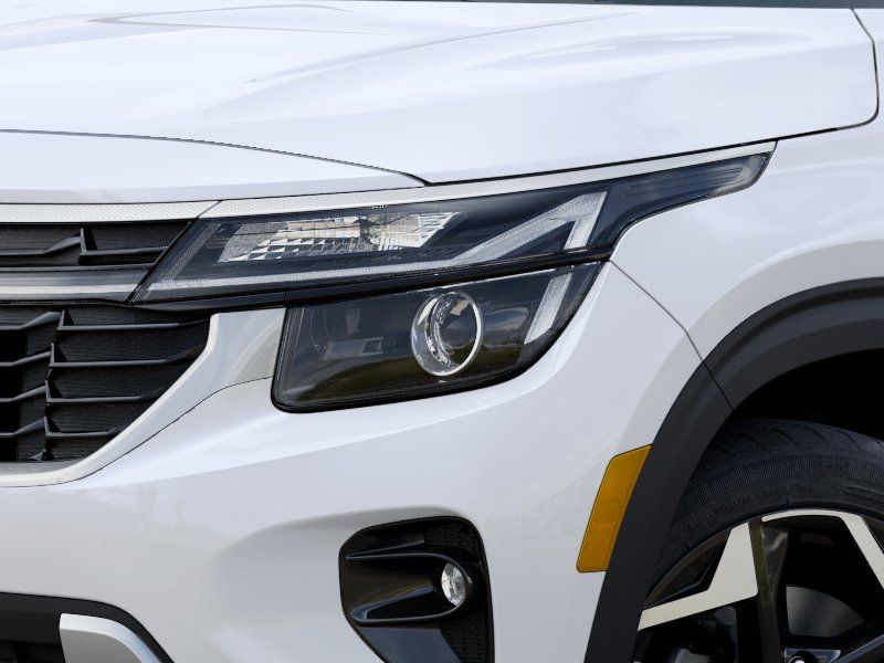 New 2026 White / Black Kia S image 10