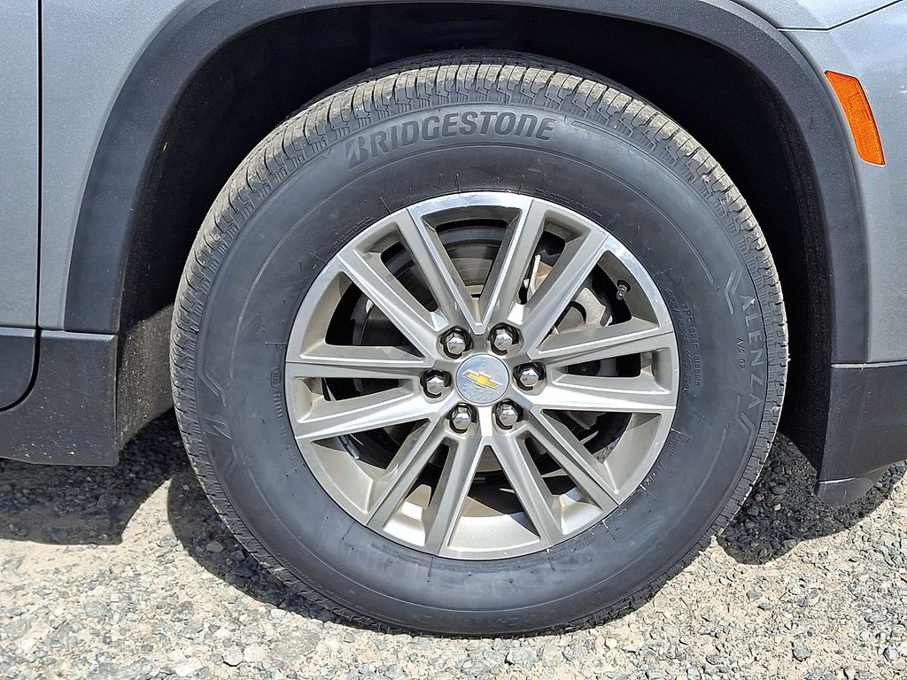 Used 2023 Chevrolet Traverse LT