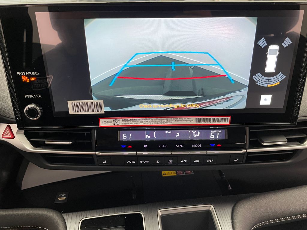 Thumbnail: 2025 Toyota Sienna - 25