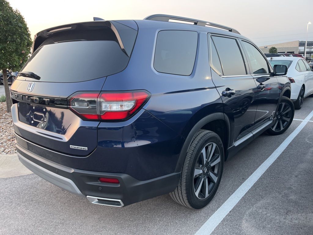 Thumbnail: 2023 Honda Pilot - 3