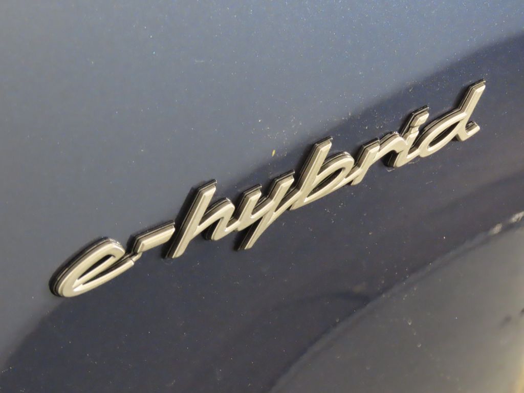 Thumbnail: 2025 Porsche  - 14