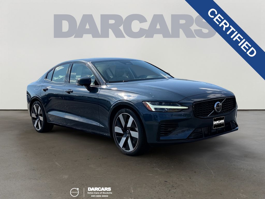 2024 Volvo S60 Recharge T8 Plus Dark Theme eAWD