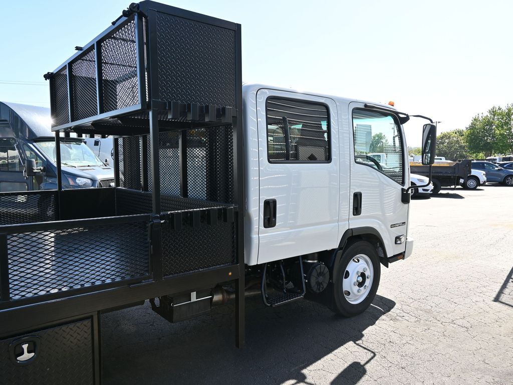2024 Isuzu NPR HD 