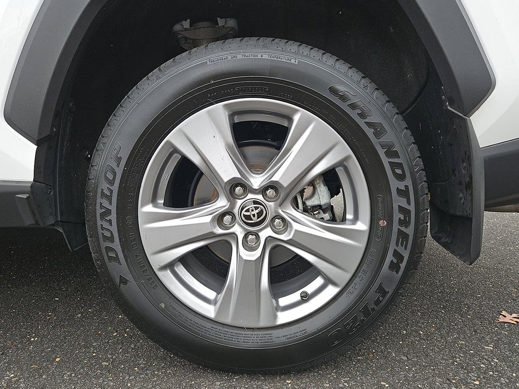 Thumbnail: 2024 Toyota RAV4 - 9