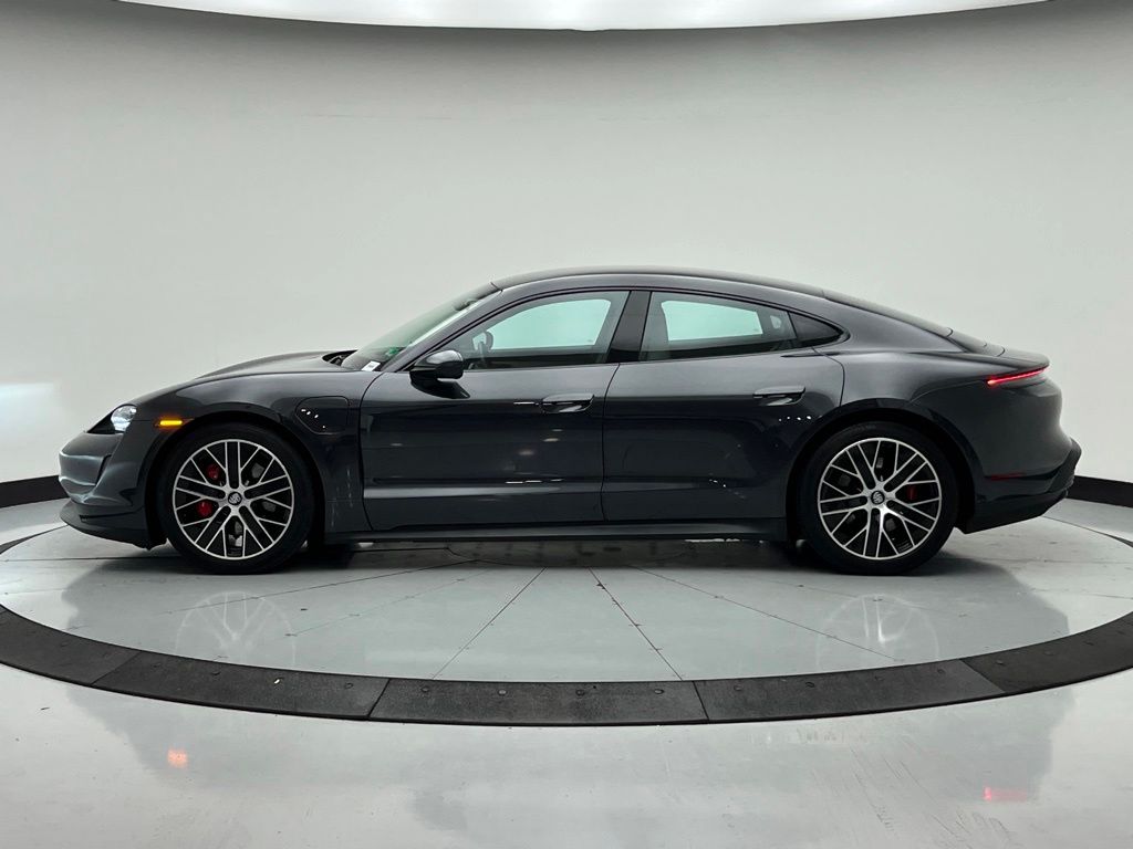 Thumbnail: 2022 Porsche Taycan - 2