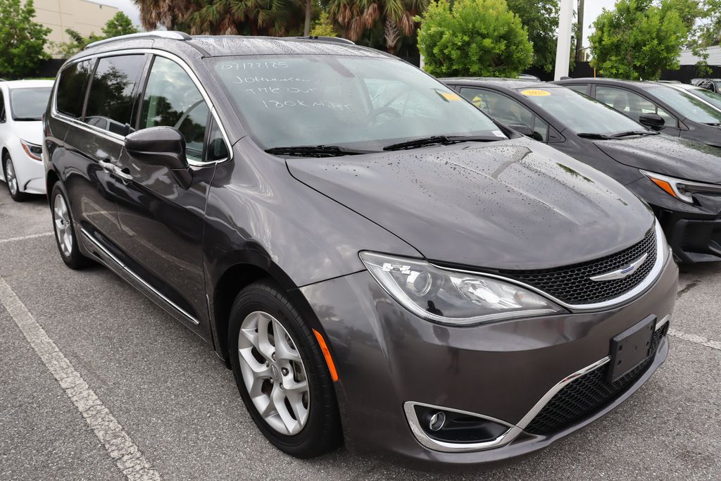 Thumbnail: 2019 Chrysler Pacifica - 6