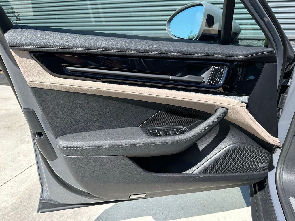 Thumbnail: 2026 Porsche Panamera - 18