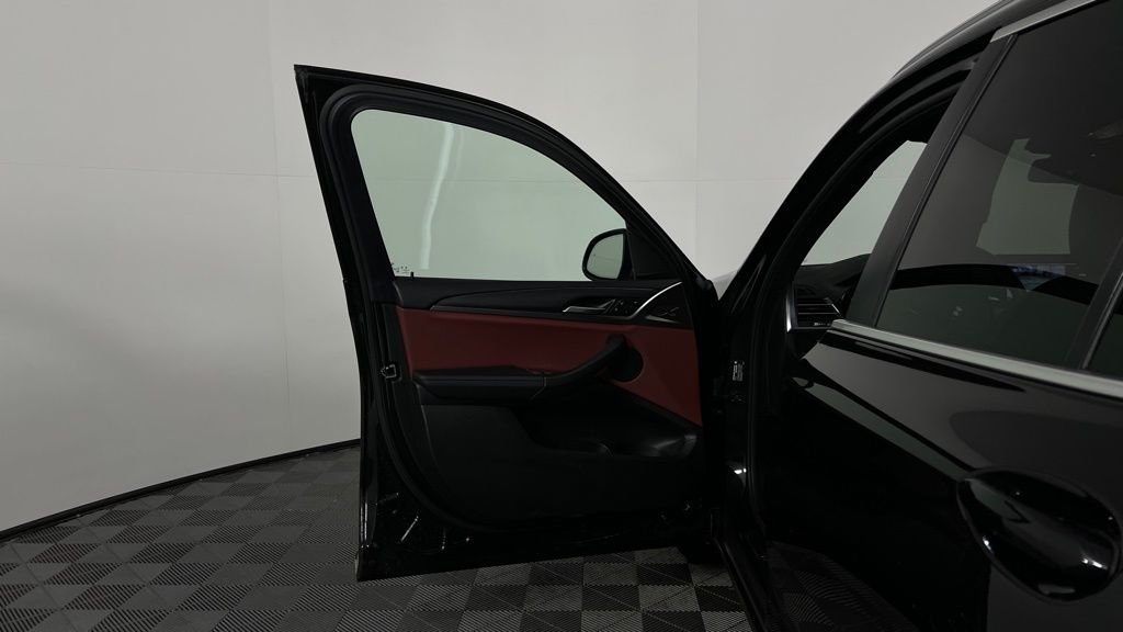 Thumbnail: 2022 BMW X3 - 14