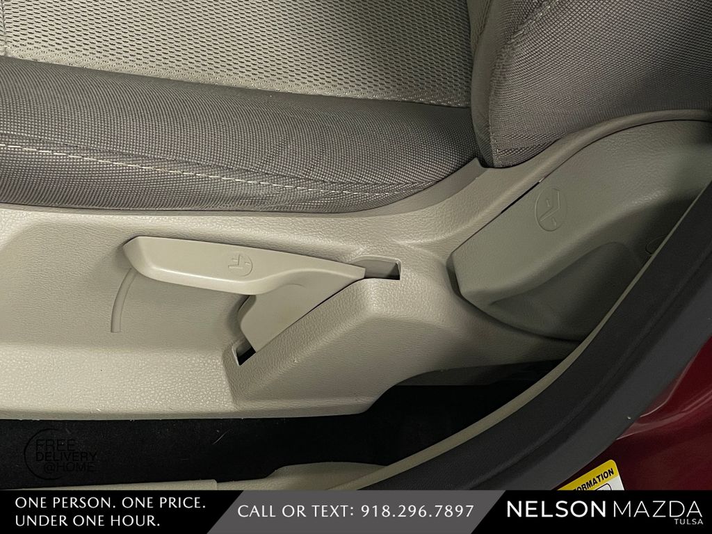 Used 2014 Red Ford SE image 19