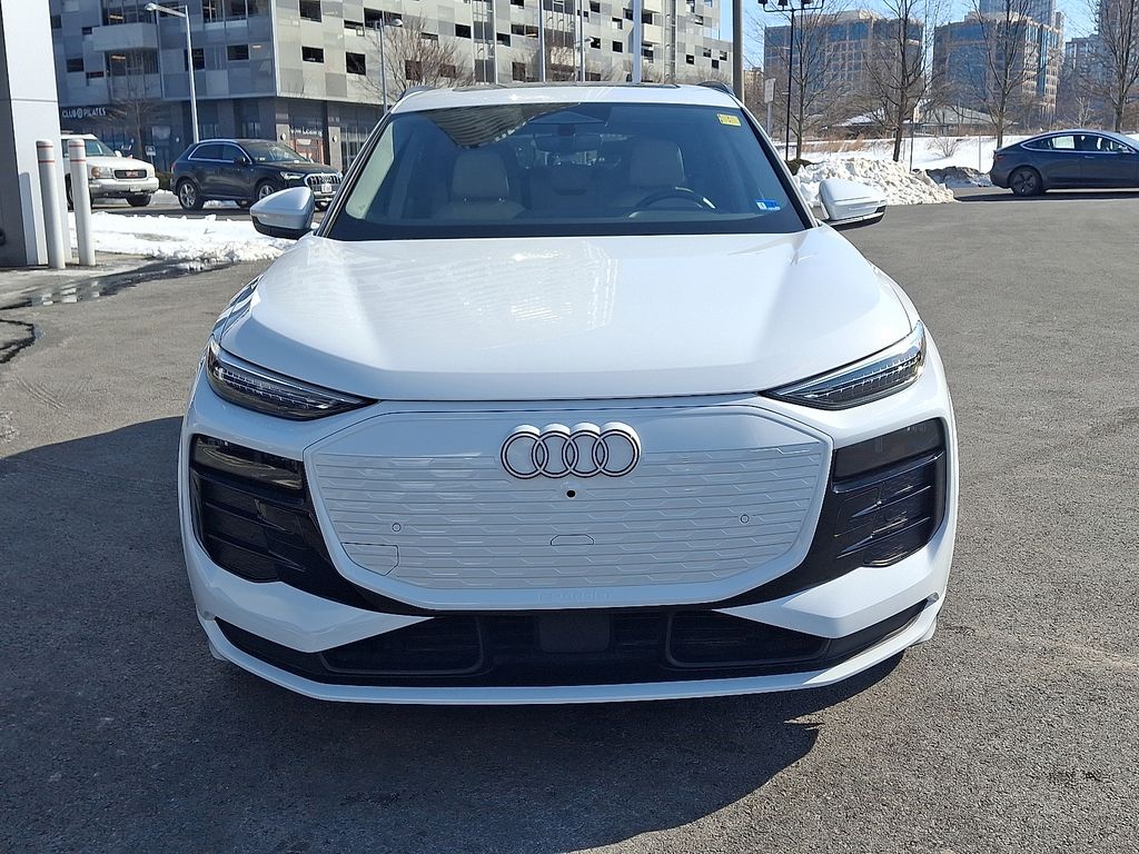 Thumbnail: 2025 Audi Q6 e-tron - 2