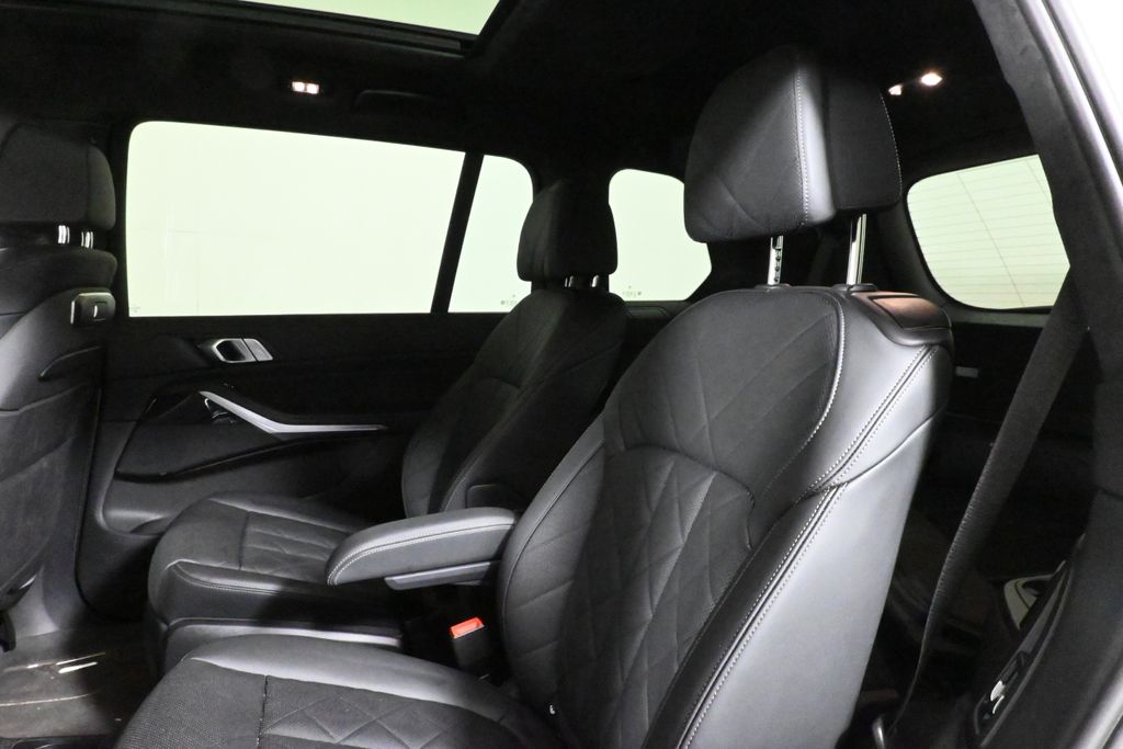 Thumbnail: 2023 BMW X7 - 5