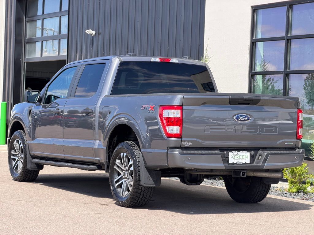 View vehicle photo 3