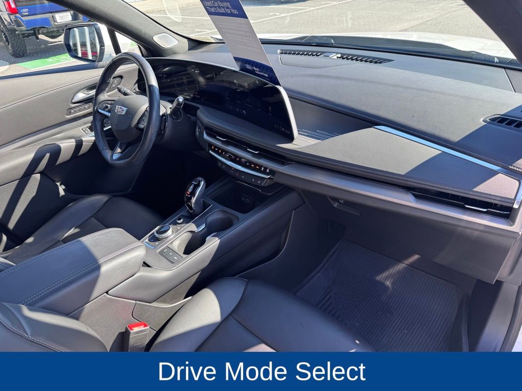 2024 Cadillac XT4 FWD Premium Luxury