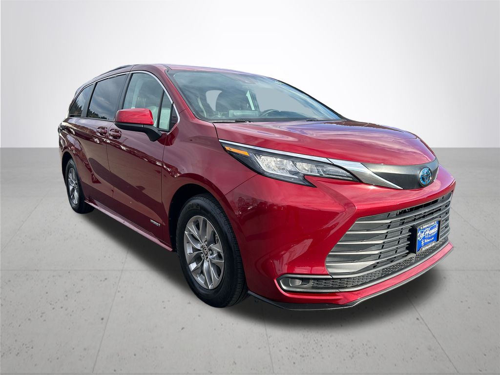 2021 Toyota Sienna LE