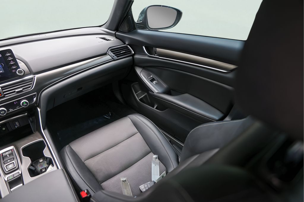 Used Car 2020 Honda Accord  Sport 2.0t For Sale Under $30,000 In Austin, Texas