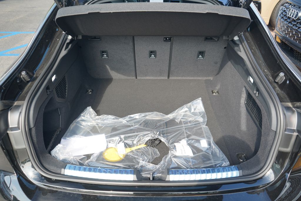 Thumbnail: 2025 Audi A5 - 11