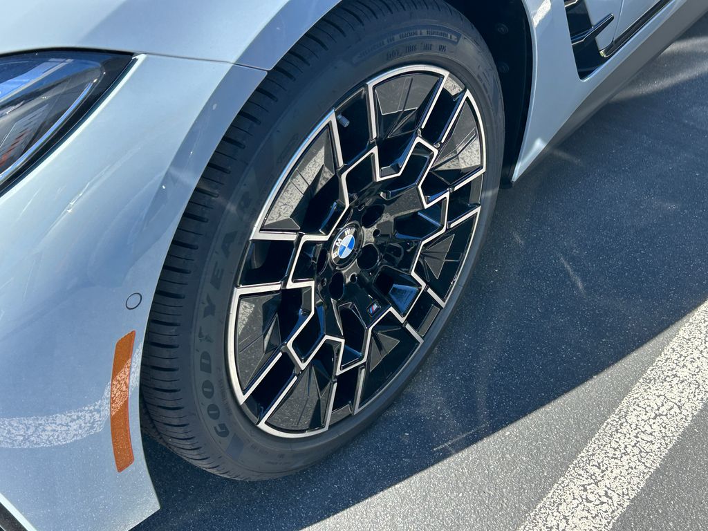 Thumbnail: 2025 BMW i4 - 3