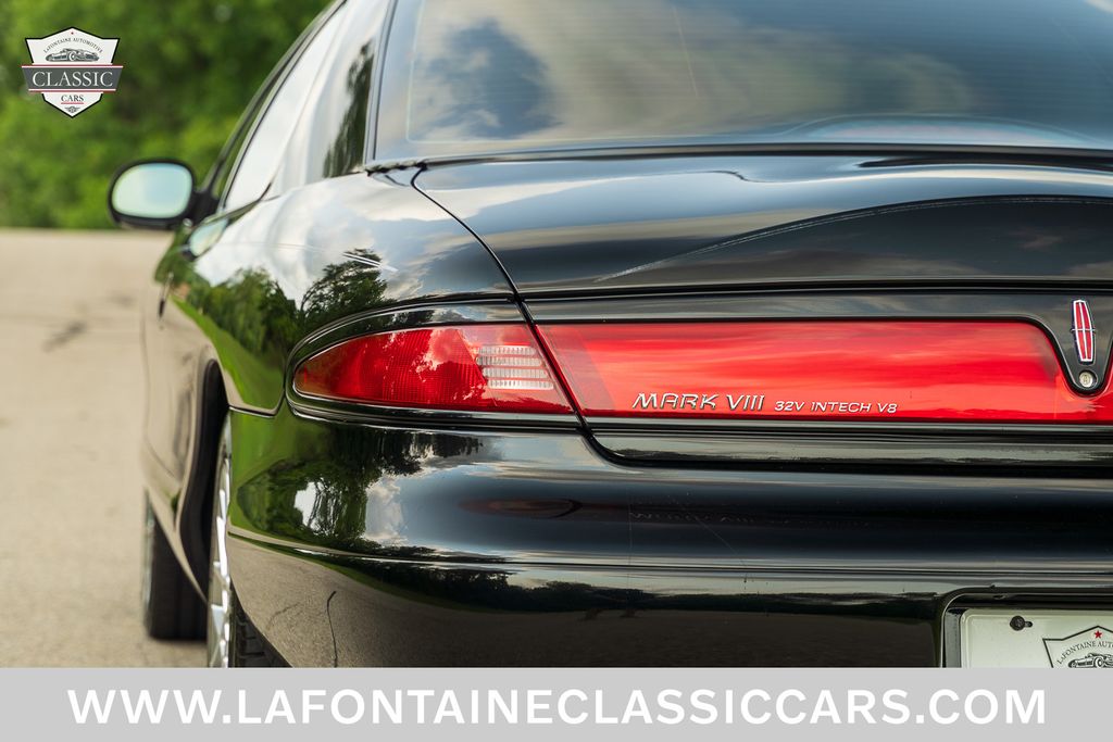 1997 Lincoln Mark VIII 24