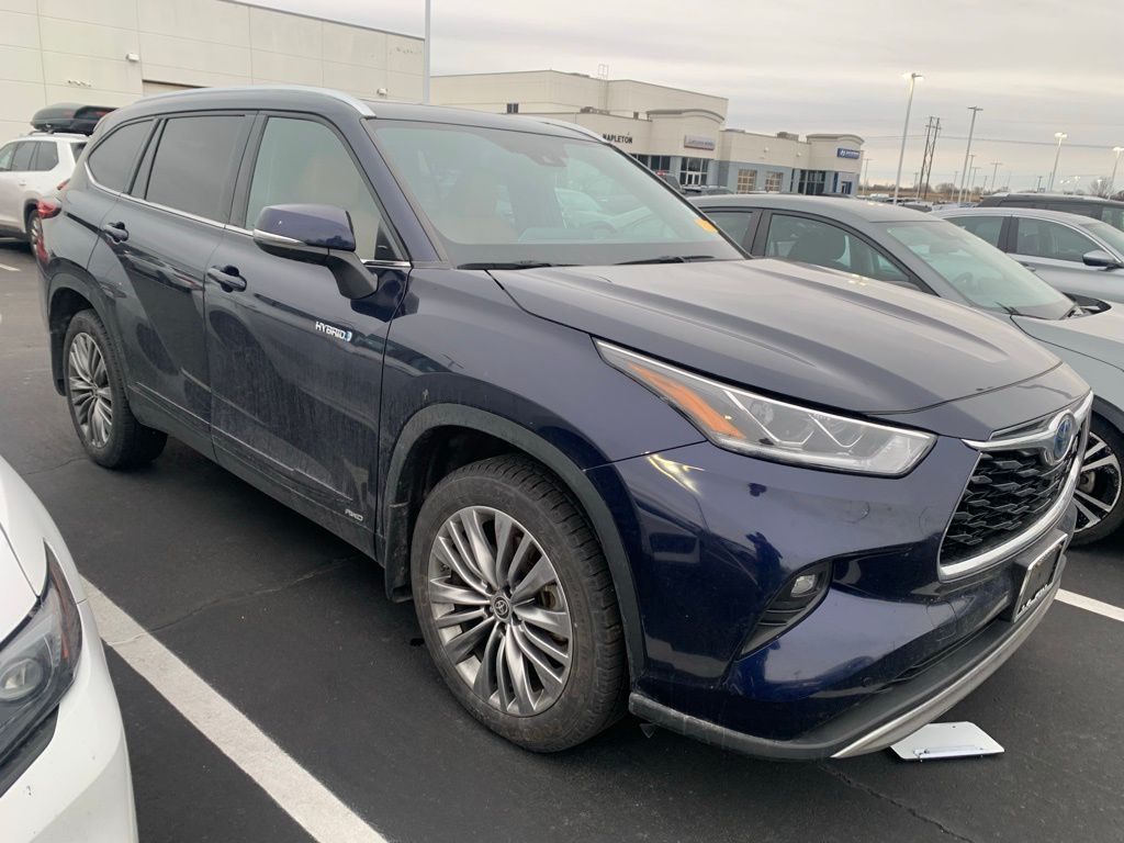 2021 Toyota Highlander Hybrid Platinum 3