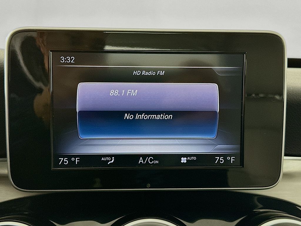 Thumbnail: 2015 Mercedes-Benz C-Class - 14