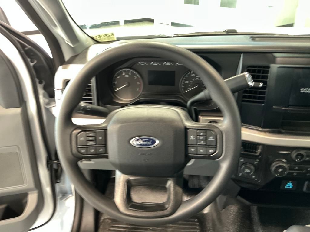 2025 Ford F-350SD  photo