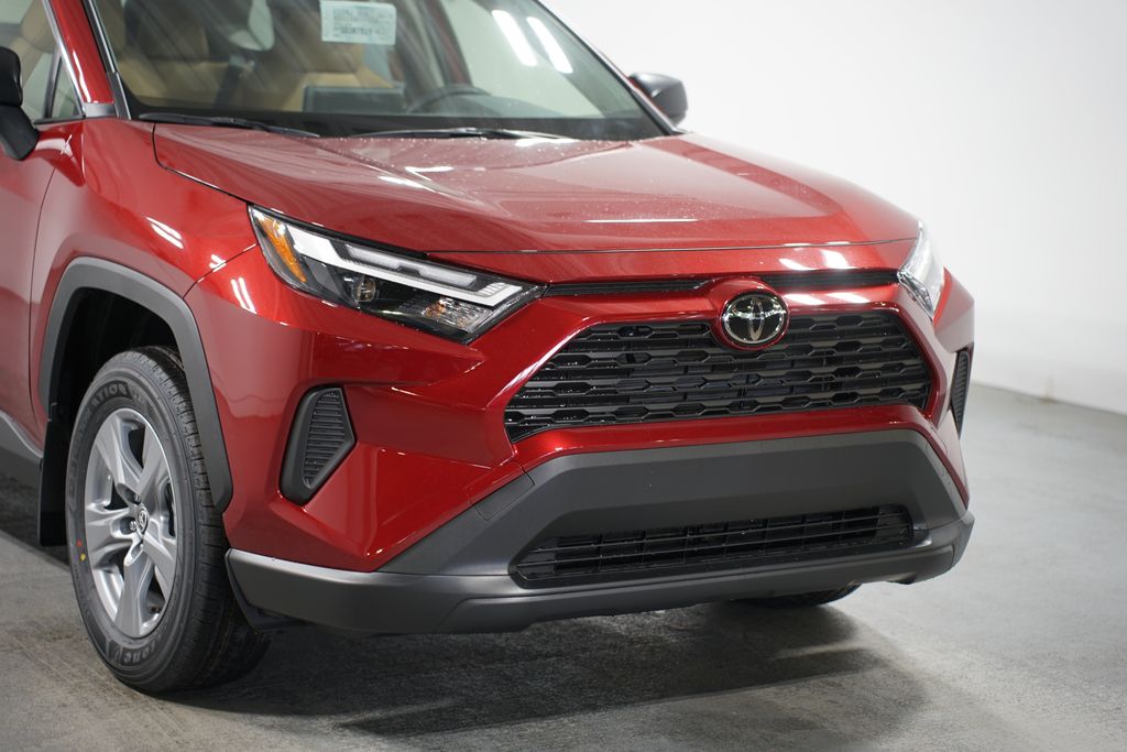 2025 Toyota RAV4 LE 4