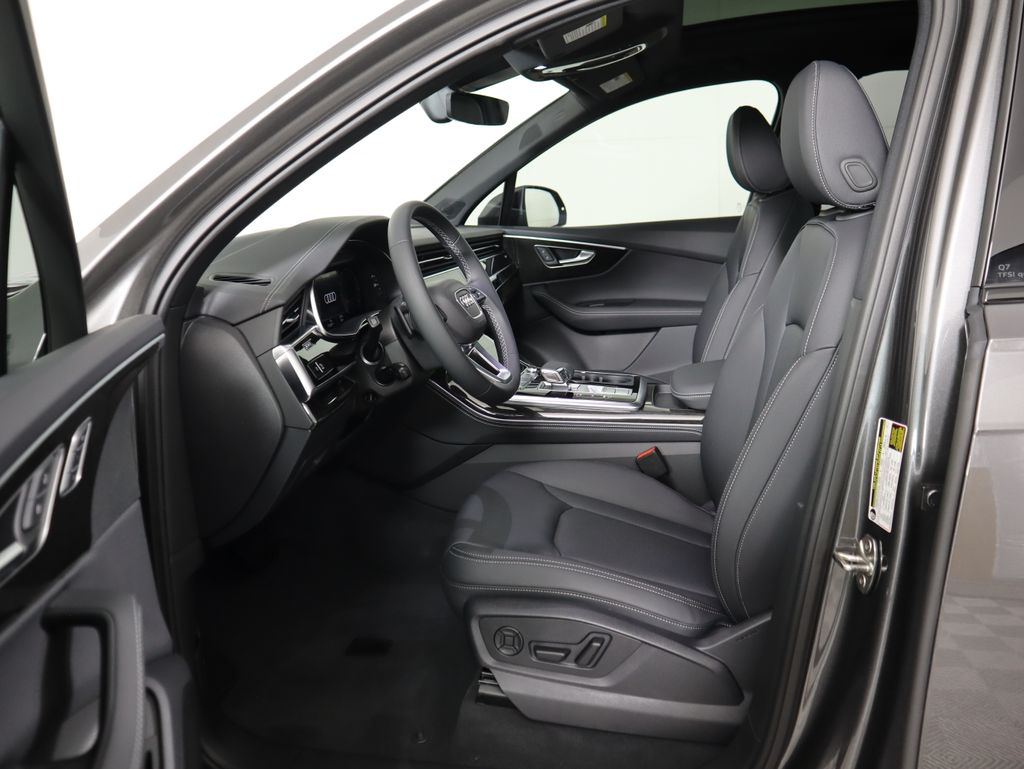 Thumbnail: 2026 Audi Q7 - 22