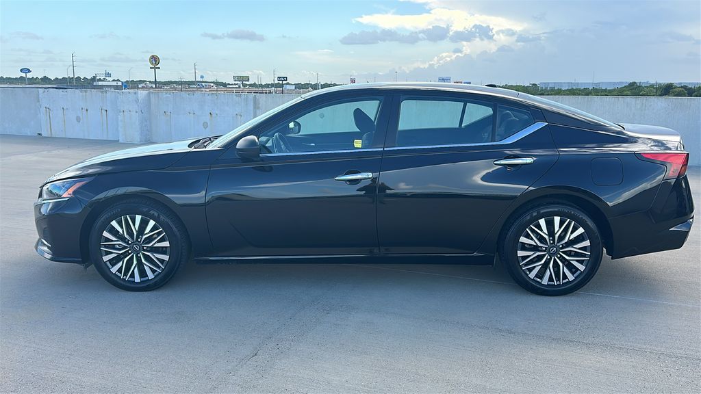 2025 Nissan Altima 2.5 SV Black at Durrett Motor Company