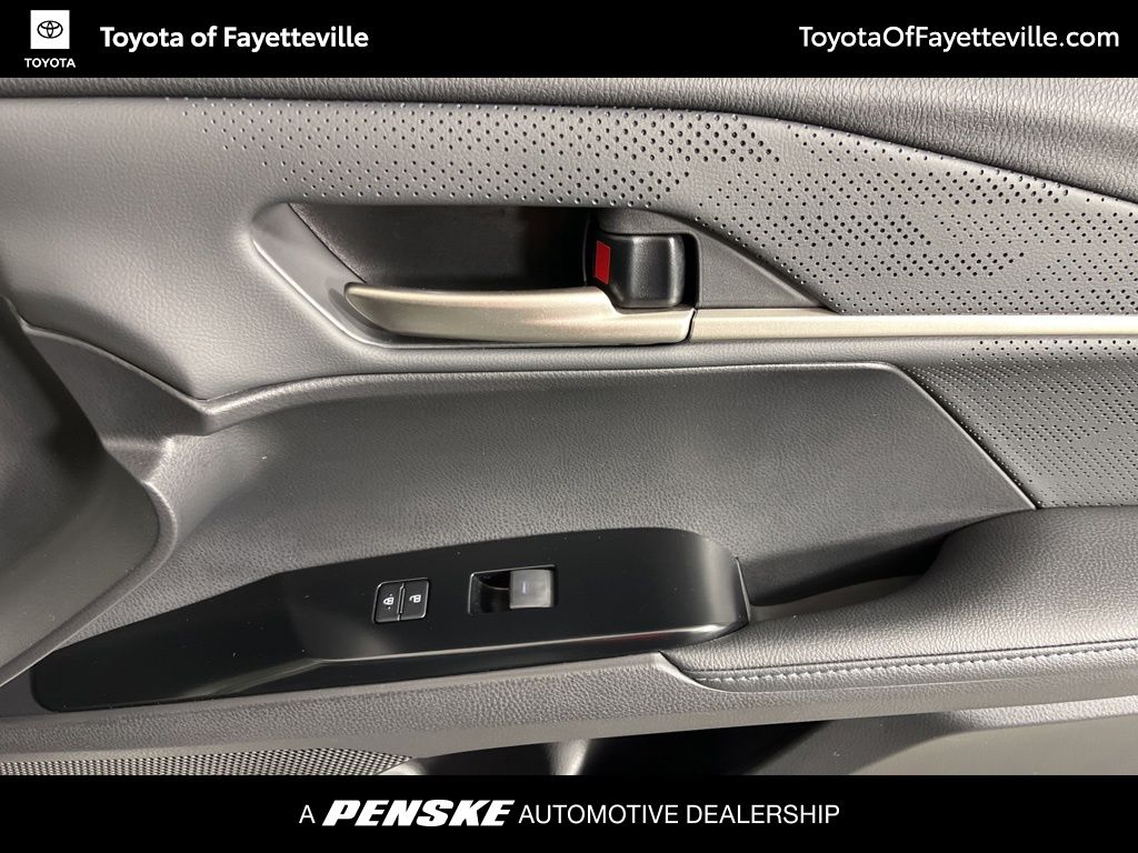 Thumbnail: 2025 Toyota Camry - 21