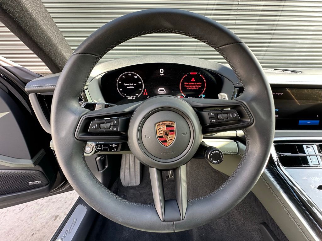 2025 Porsche Panamera  17