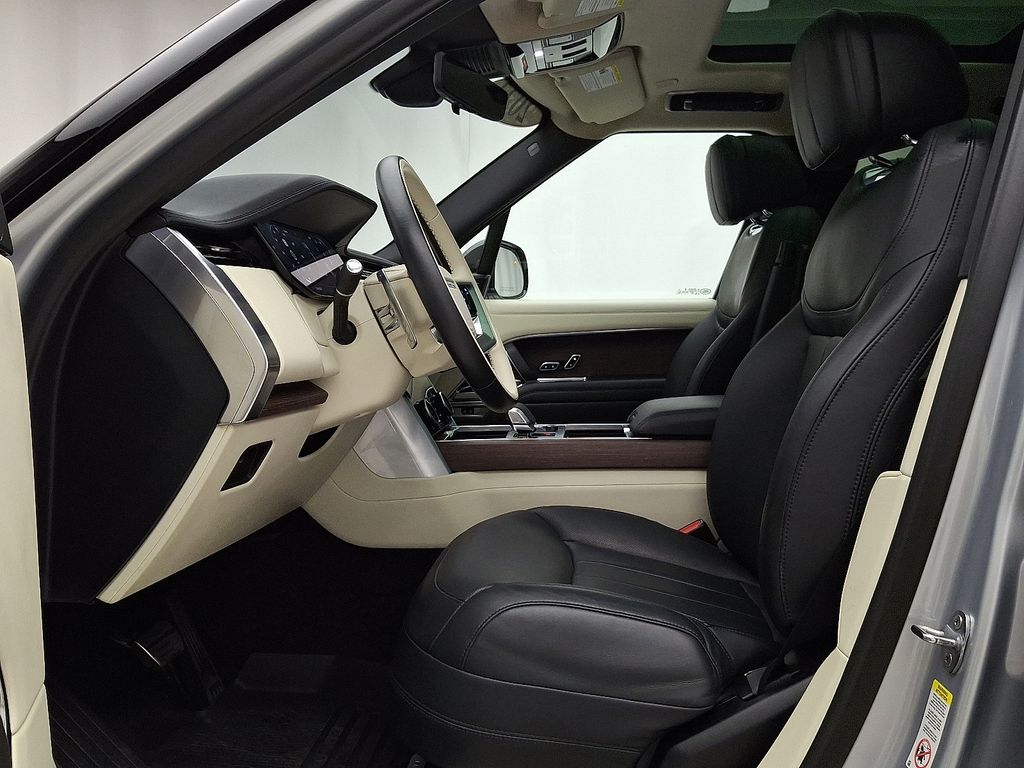 Thumbnail: 2023 Land Rover Range Rover - 14