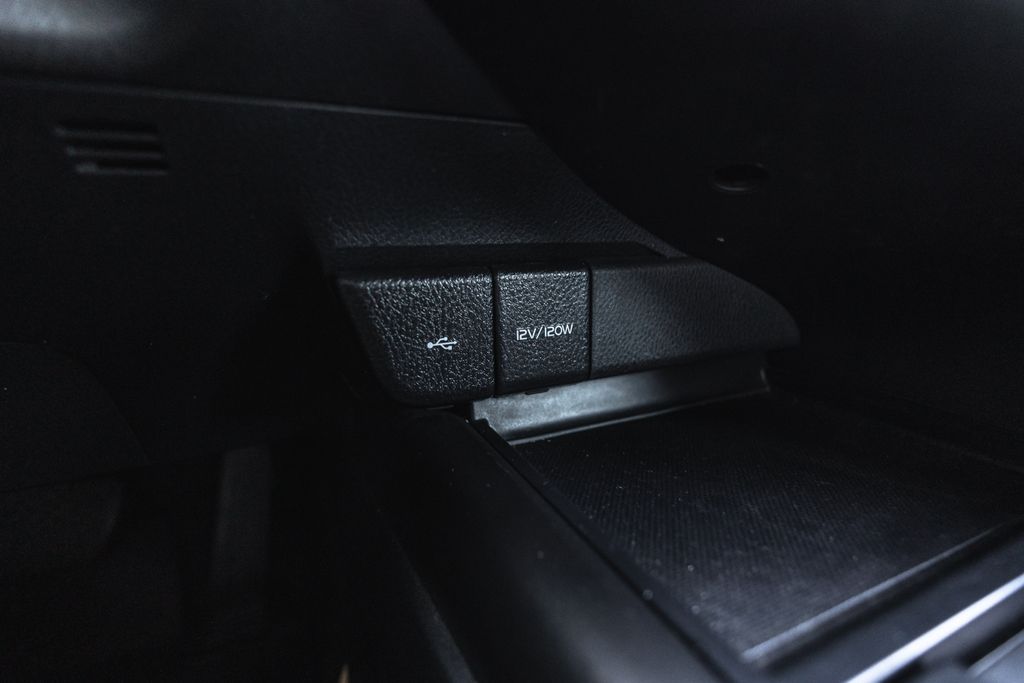 2024 Toyota Camry SE Nightshade thumbnail 15