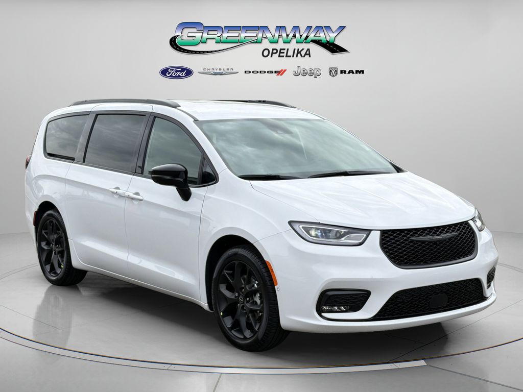 2026 Chrysler Pacifica