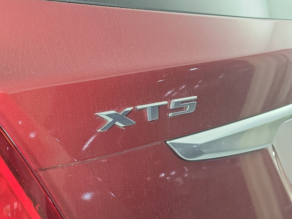 2019 Cadillac XT5 Luxury - 5