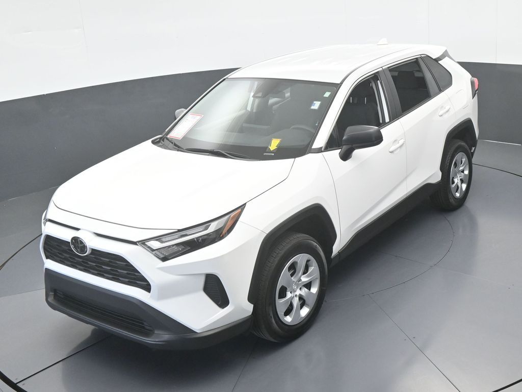 Used 2025 Ice Toyota LE image 39