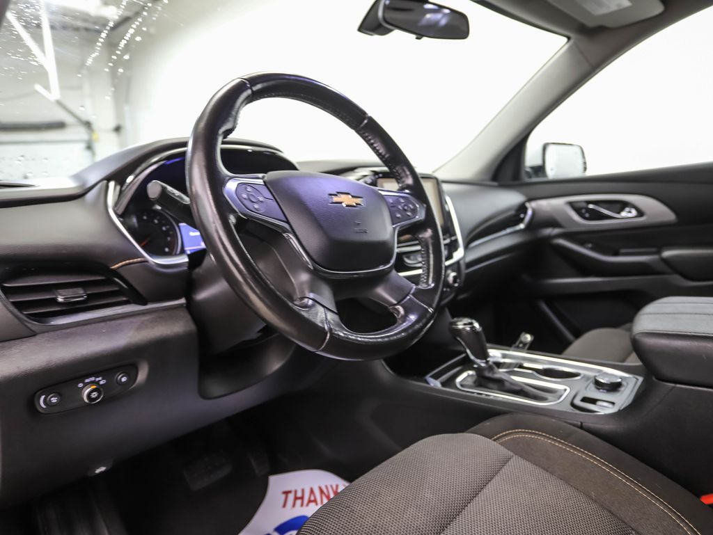 Thumbnail: 2020 Chevrolet Traverse - 10