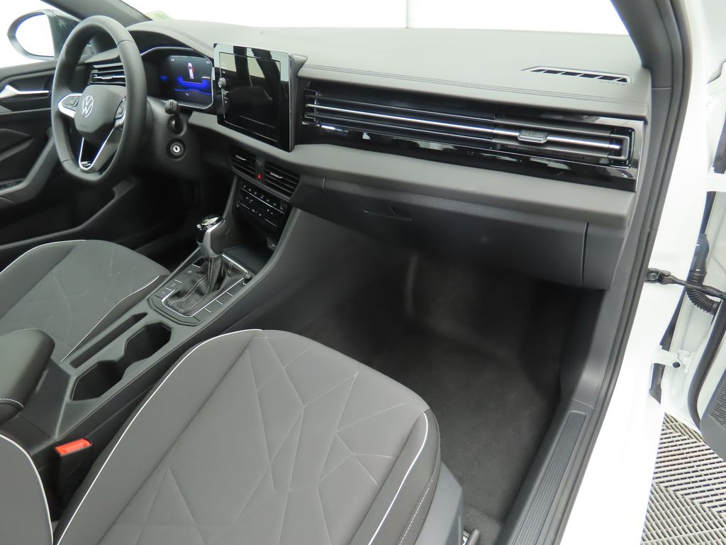 Thumbnail: 2025 Volkswagen Jetta - 17