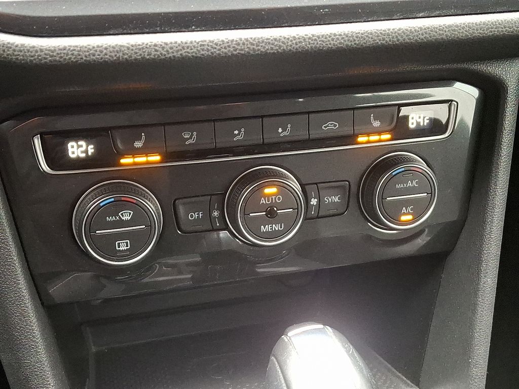 Thumbnail: 2021 Volkswagen Tiguan - 16