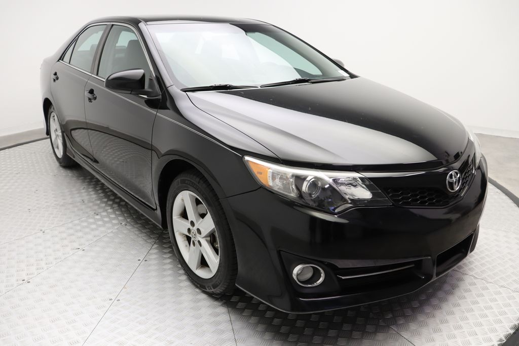2014 Toyota Camry SE 6