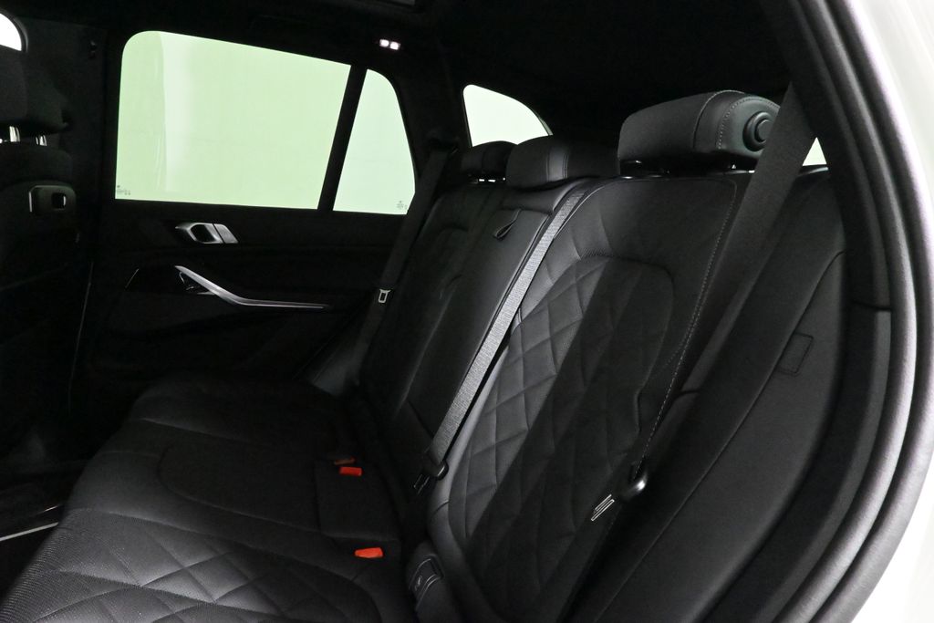 Thumbnail: 2026 BMW X5 - 4