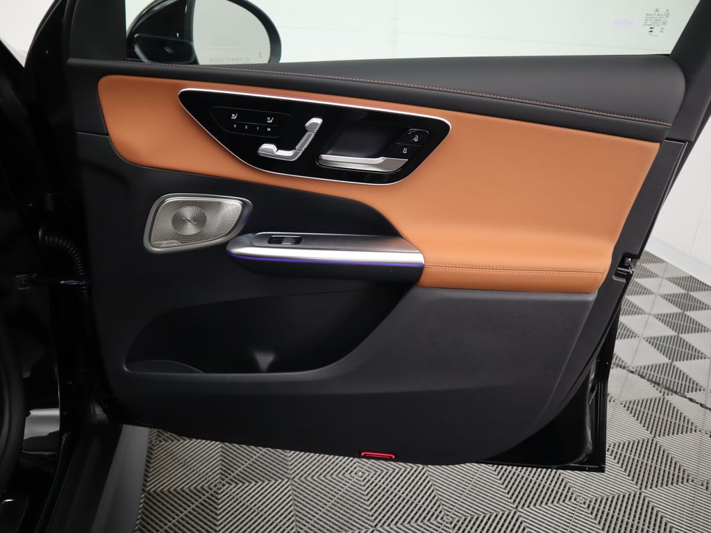 Thumbnail: 2025 Mercedes-Benz GLC - 26