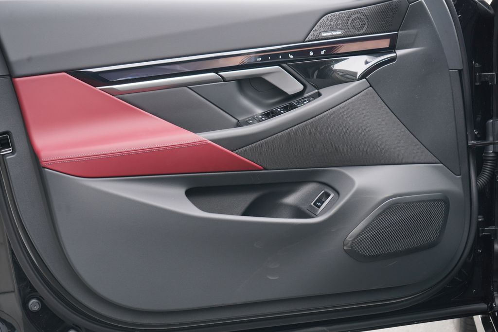 Thumbnail: 2026 BMW i5 - 9